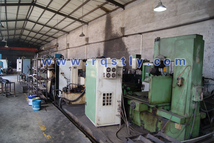 鋁型材模具加工車(chē)間